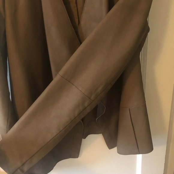Vince taupe leather drape front jacket size xs - Picture 5 of 8